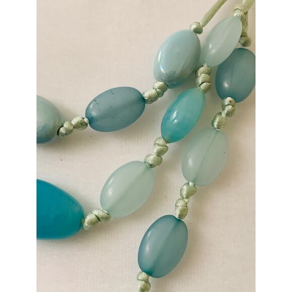 Liz Claiborne Blue Beaded Necklace, Adjustable Length, 16"-19" Long - Picture 2 of 8